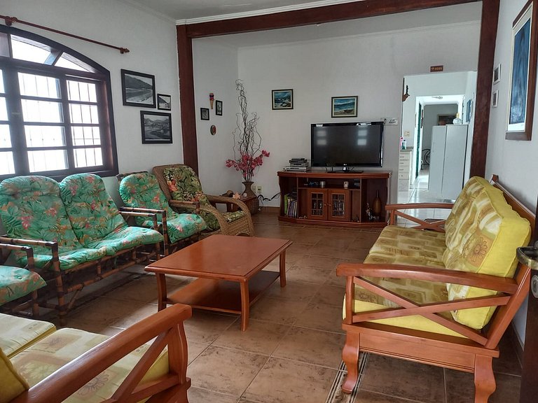 Linda casa c/churrasqueira na praia PerequêAçu 057
