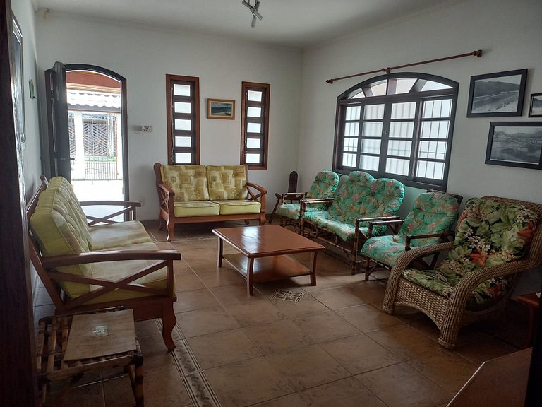 Linda casa c/churrasqueira na praia PerequêAçu 057