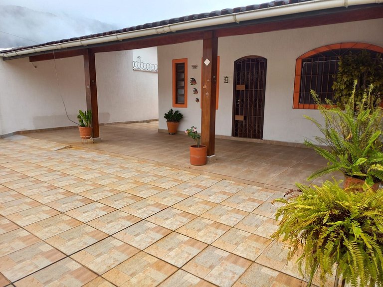Linda casa c/churrasqueira na praia PerequêAçu 057