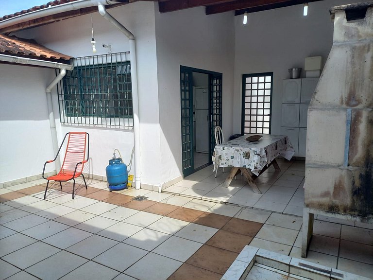 Linda casa c/churrasqueira na praia PerequêAçu 057