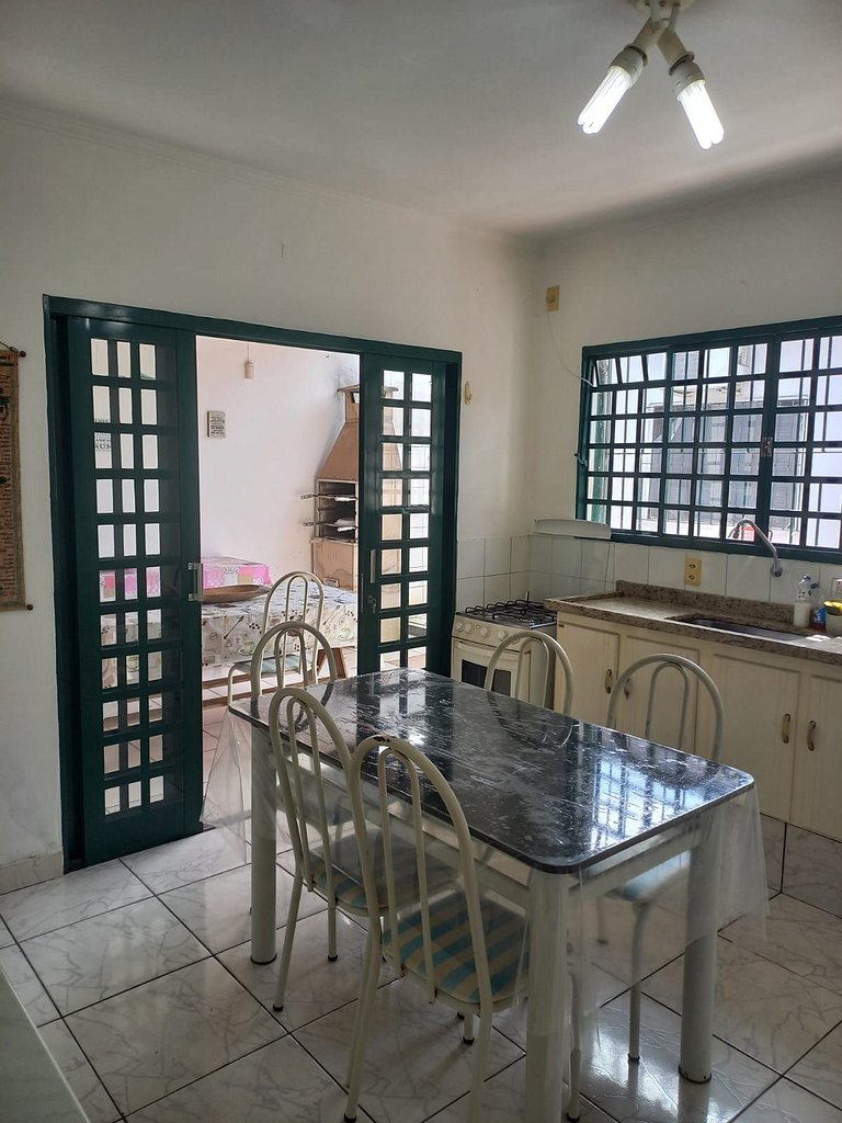 Linda casa c/churrasqueira na praia PerequêAçu 057