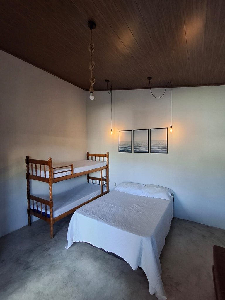 Suíte com ar e churrasqueira - Pereque100