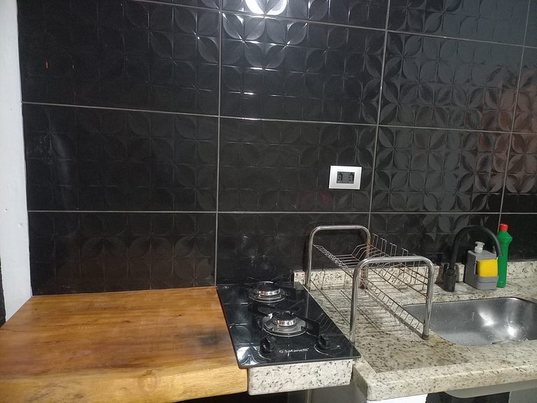 Suíte com ar e churrasqueira - Pereque100