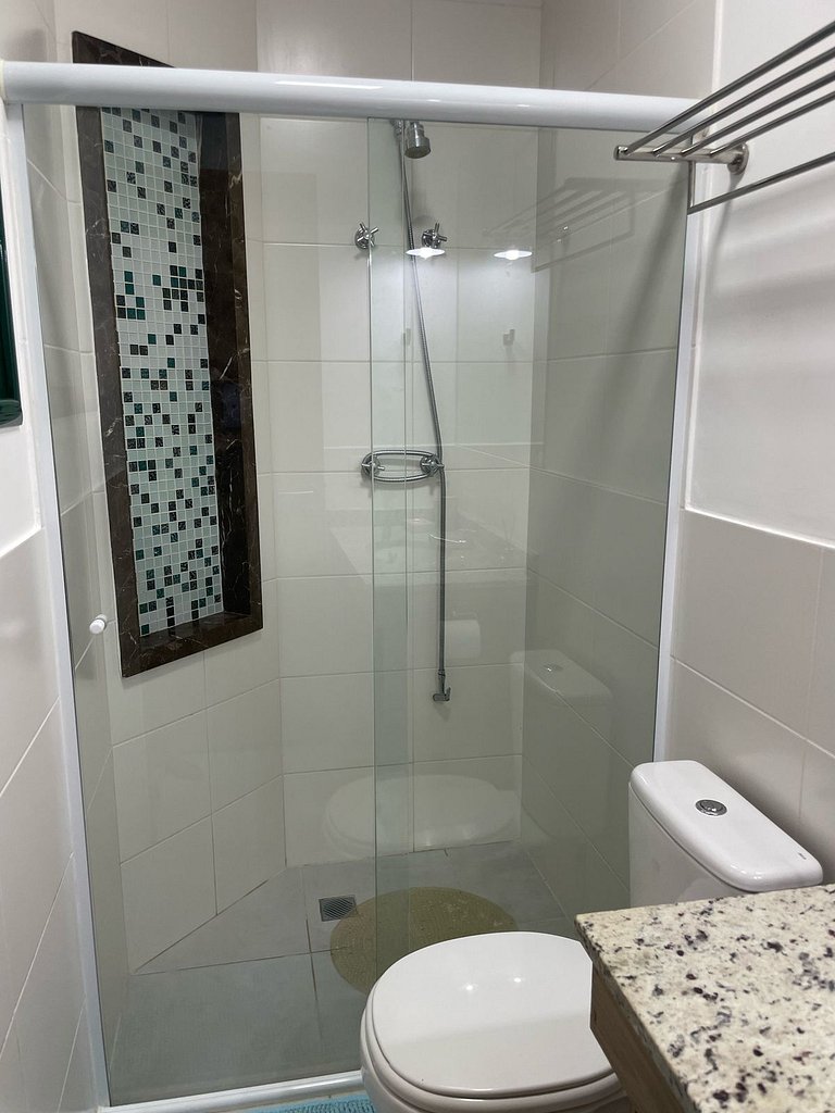 Apartamento com churrasqueira e jardim no DNA105