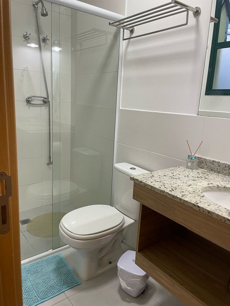 Apartamento com churrasqueira e jardim no DNA105