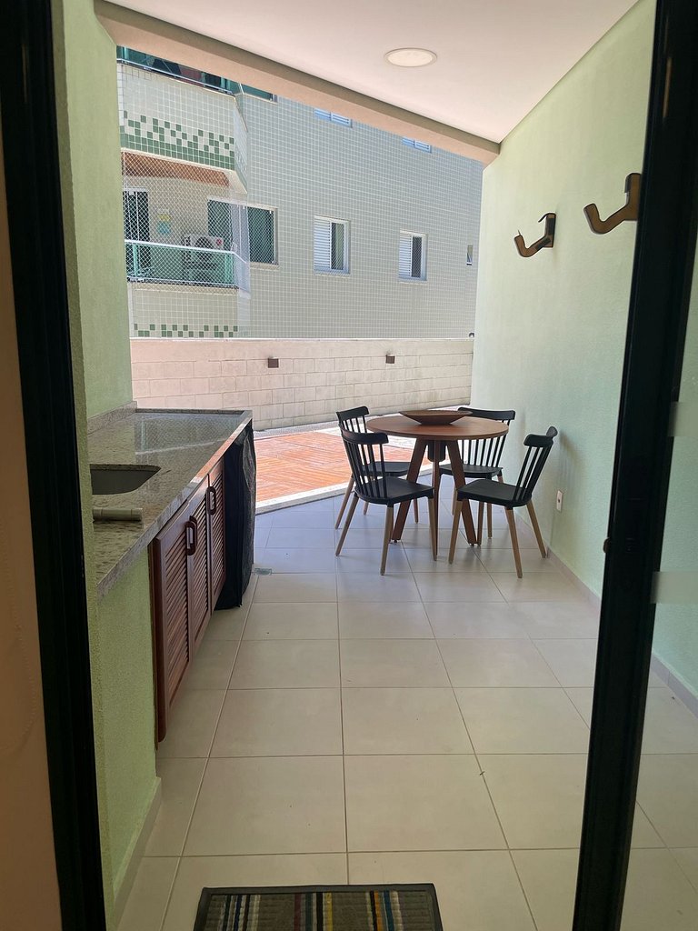 Apartamento com churrasqueira e jardim no DNA105