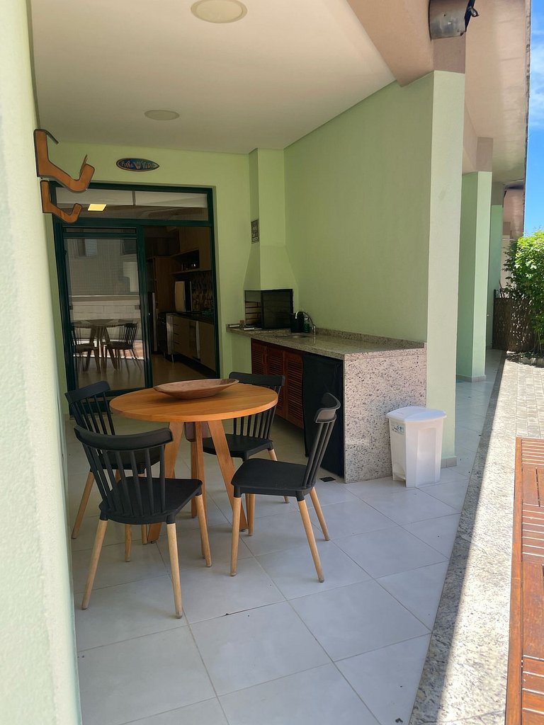 Apartamento com churrasqueira e jardim no DNA105