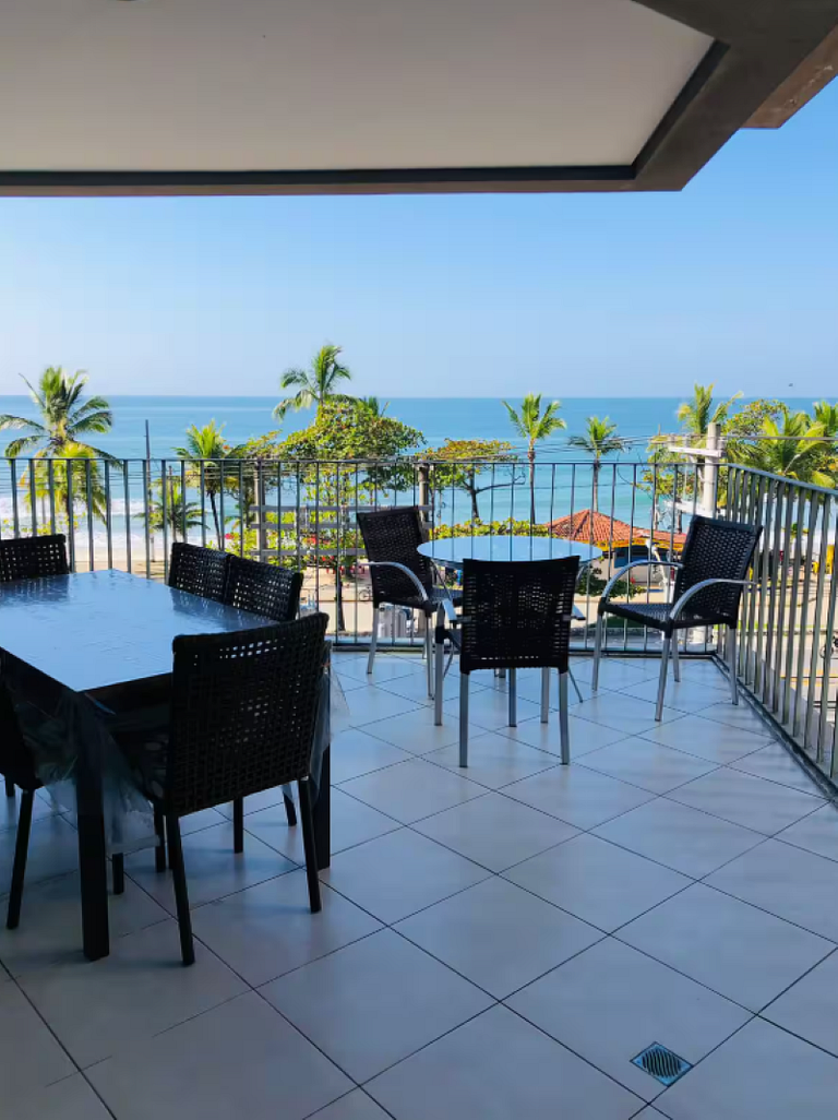 Apartamento com vista mar DNA108