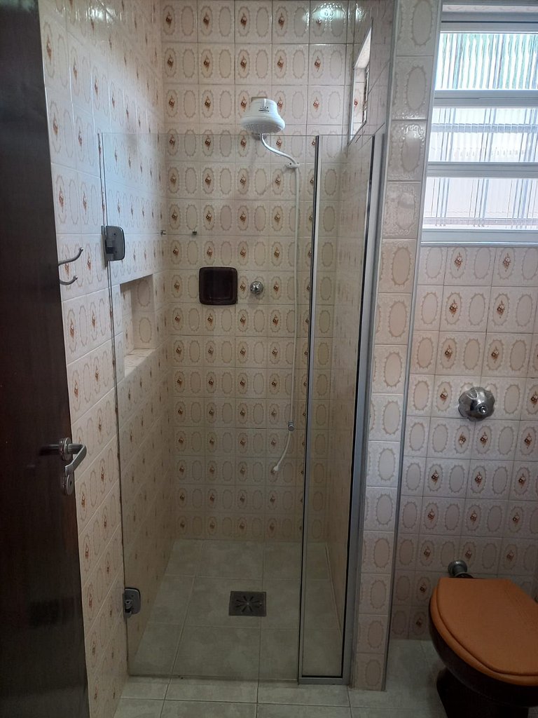 Linda casa com churrasqueira Praia Grande 120