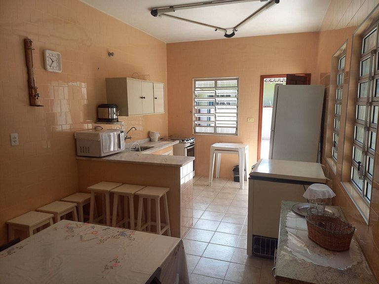 Linda casa com churrasqueira Praia Grande 120