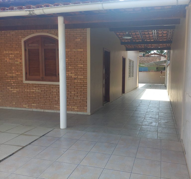 Linda casa com churrasqueira Praia Grande 120