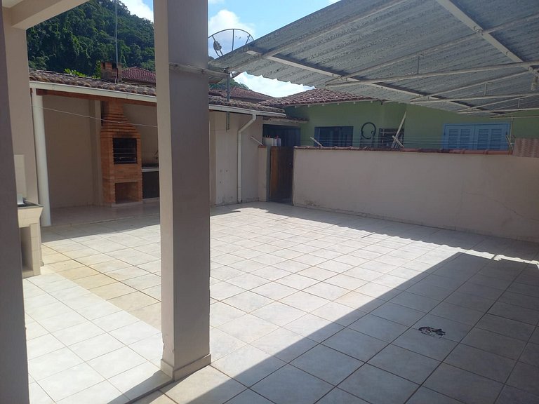Linda casa com churrasqueira Praia Grande 120