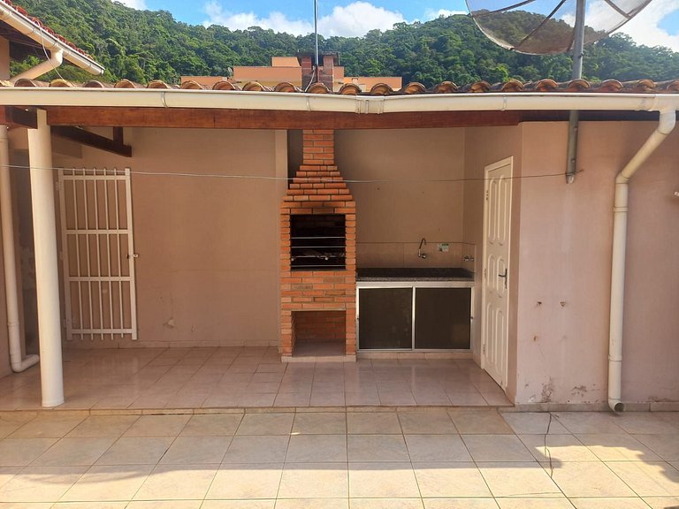 Linda casa com churrasqueira Praia Grande 120
