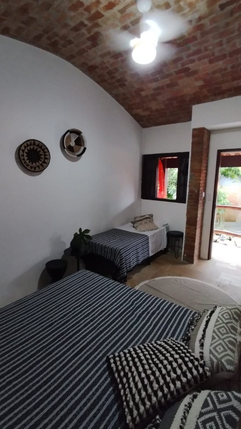 Linda casa com piscina e churrasqueira PM122