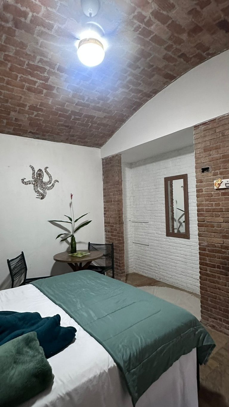 Linda casa com piscina e churrasqueira PM122