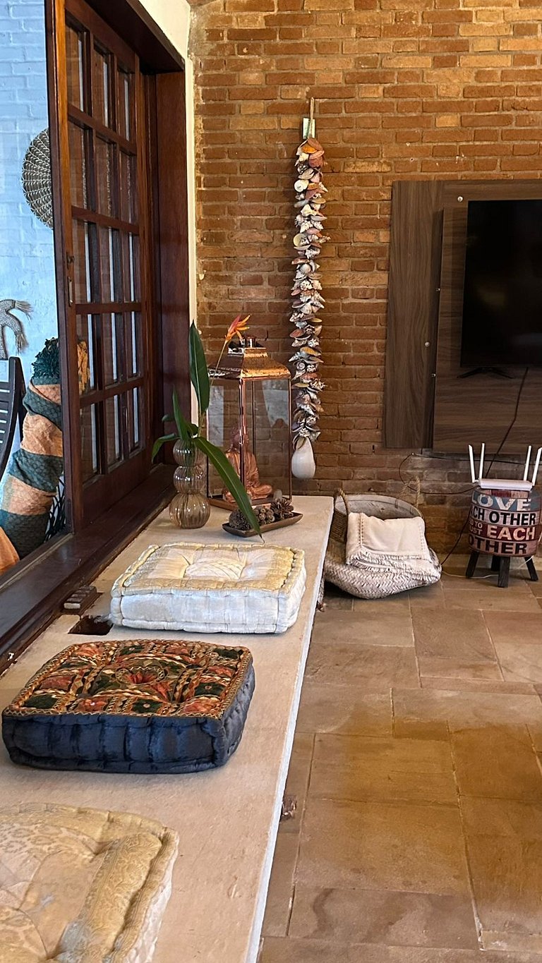 Linda casa com piscina e churrasqueira PM122
