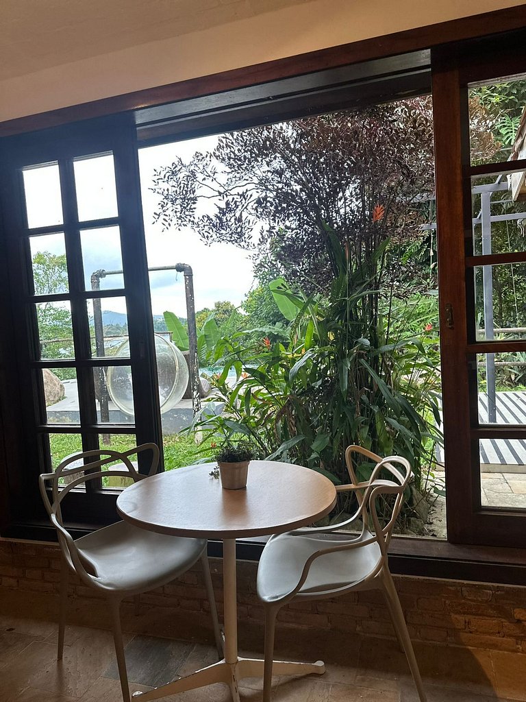 Linda casa com piscina e churrasqueira PM122