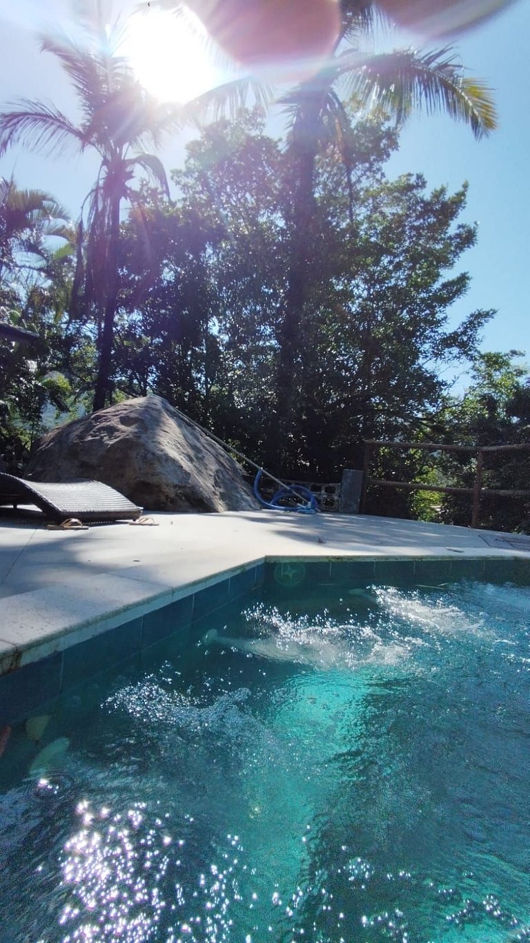 Linda casa com piscina e churrasqueira PM122
