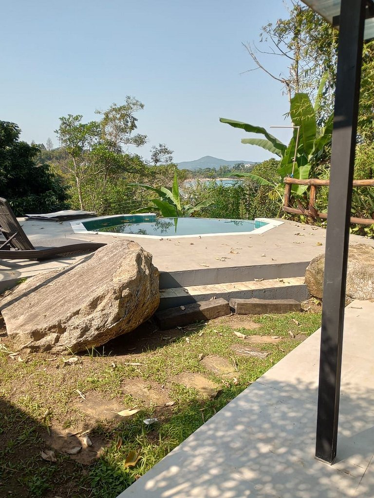 Linda casa com piscina e churrasqueira PM122