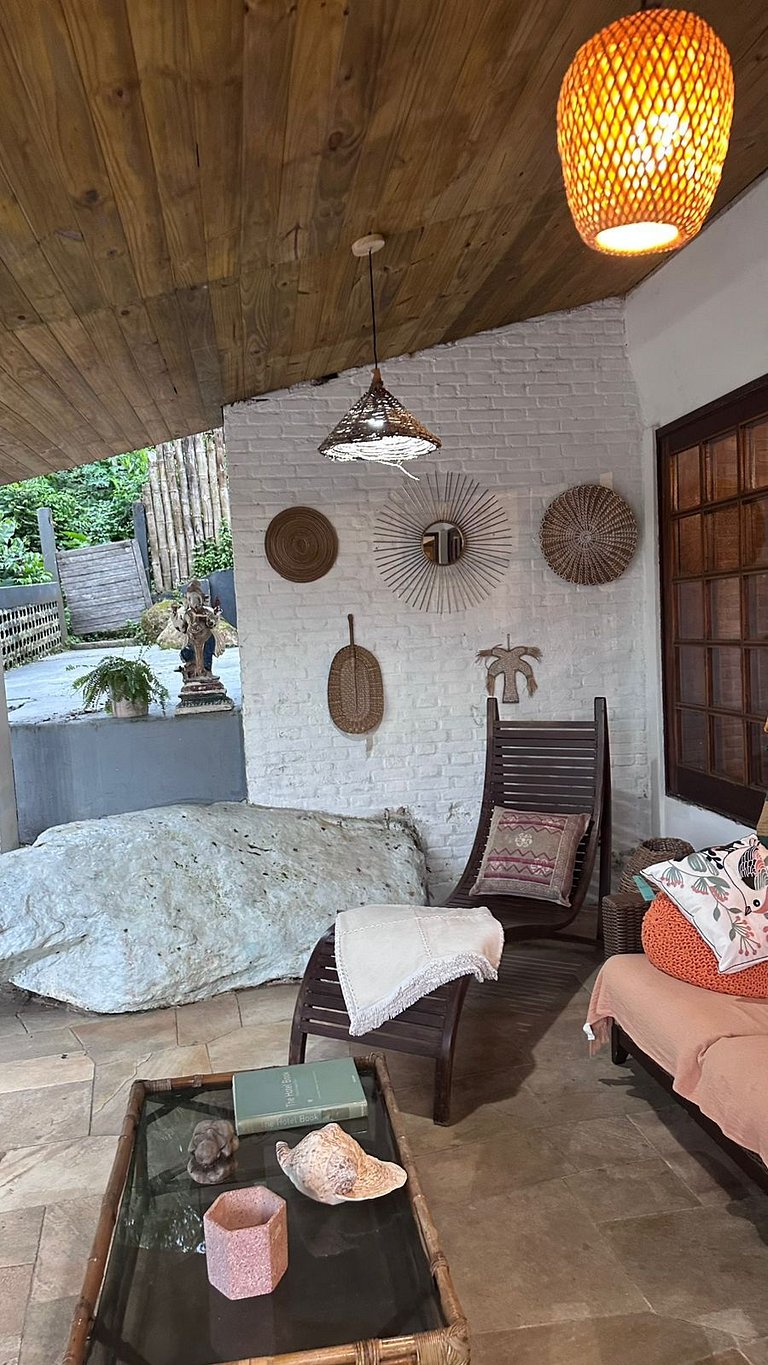 Linda casa com piscina e churrasqueira PM122