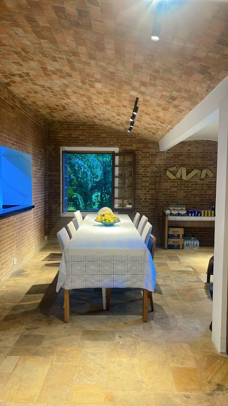 Linda casa com piscina e churrasqueira PM122
